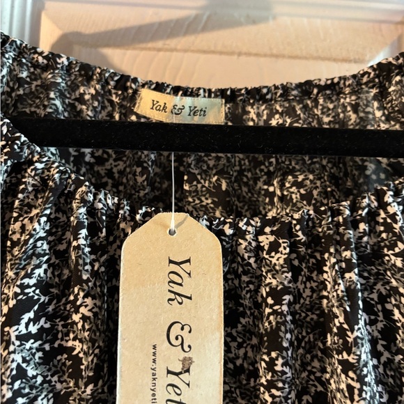 Yak and Yeti Black & White Printed Short-Sleeve Maxi Dress XL - Picture 4 of 6